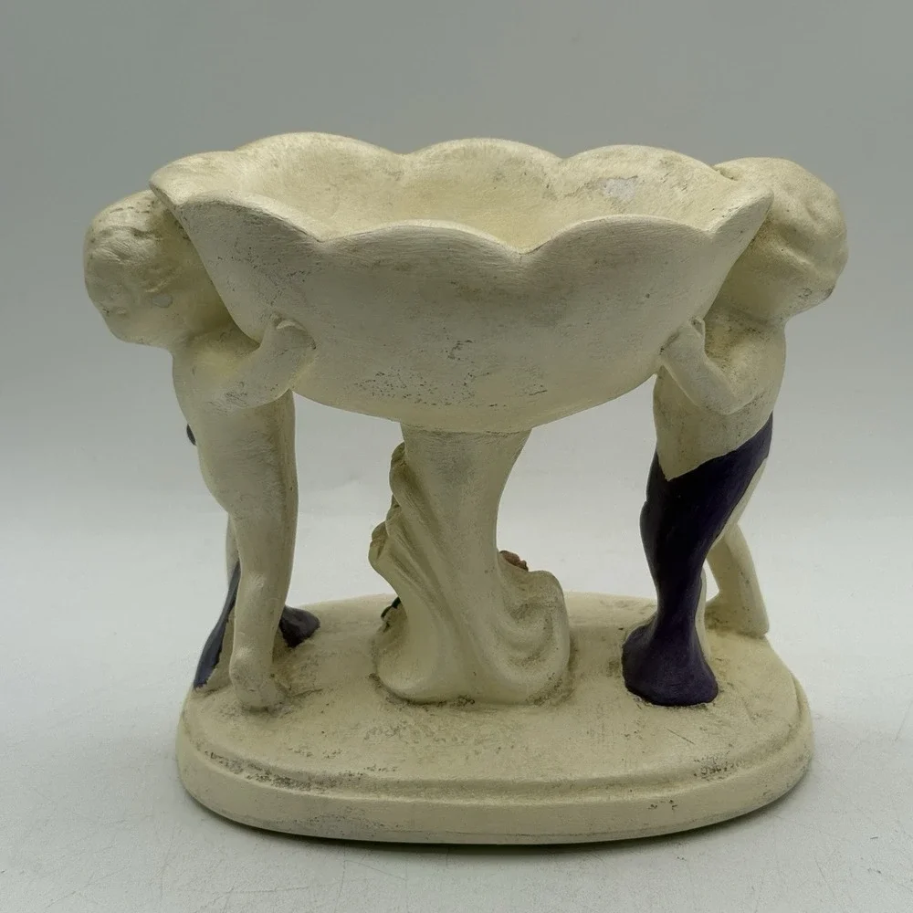The Unbranded Brand vintage plaster